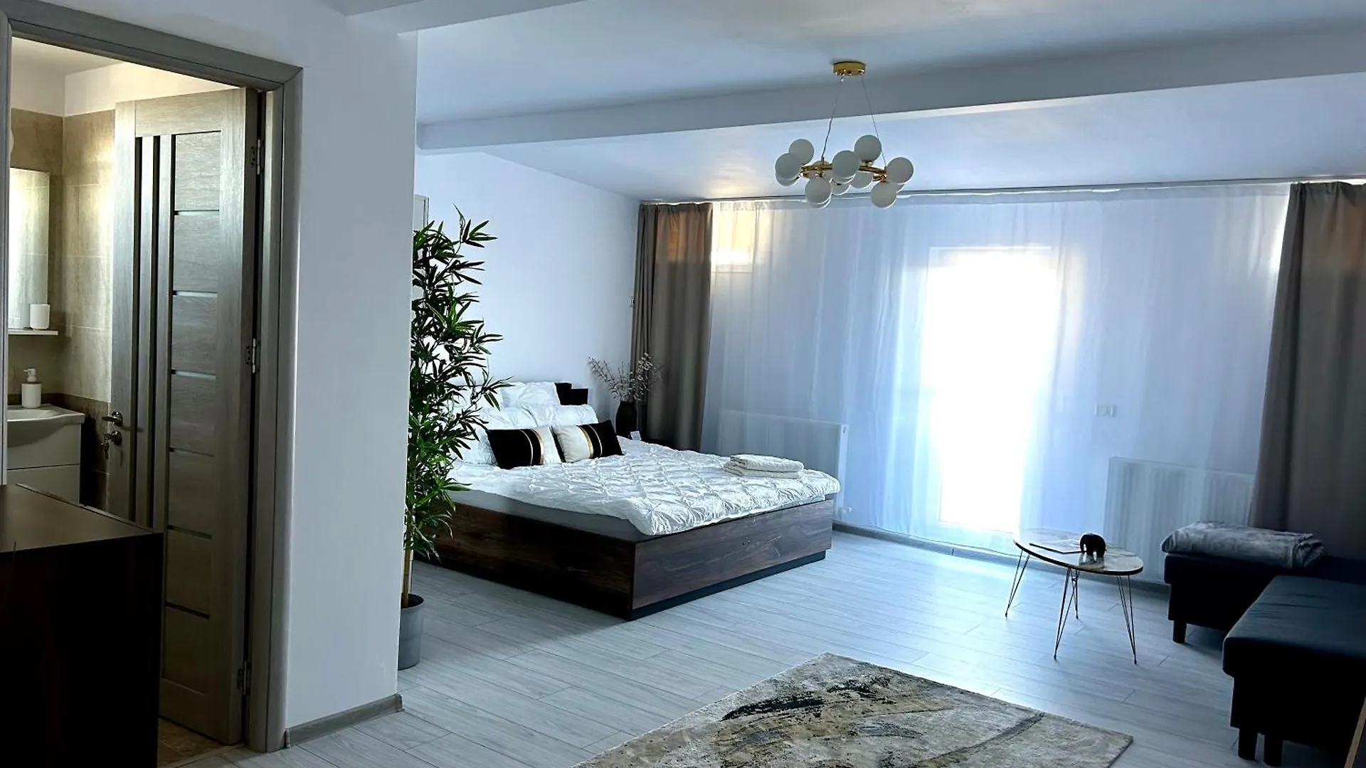 Brand New Apartment With Self Check In - Spital Fundeni -Dragonul Rosu Bucharest