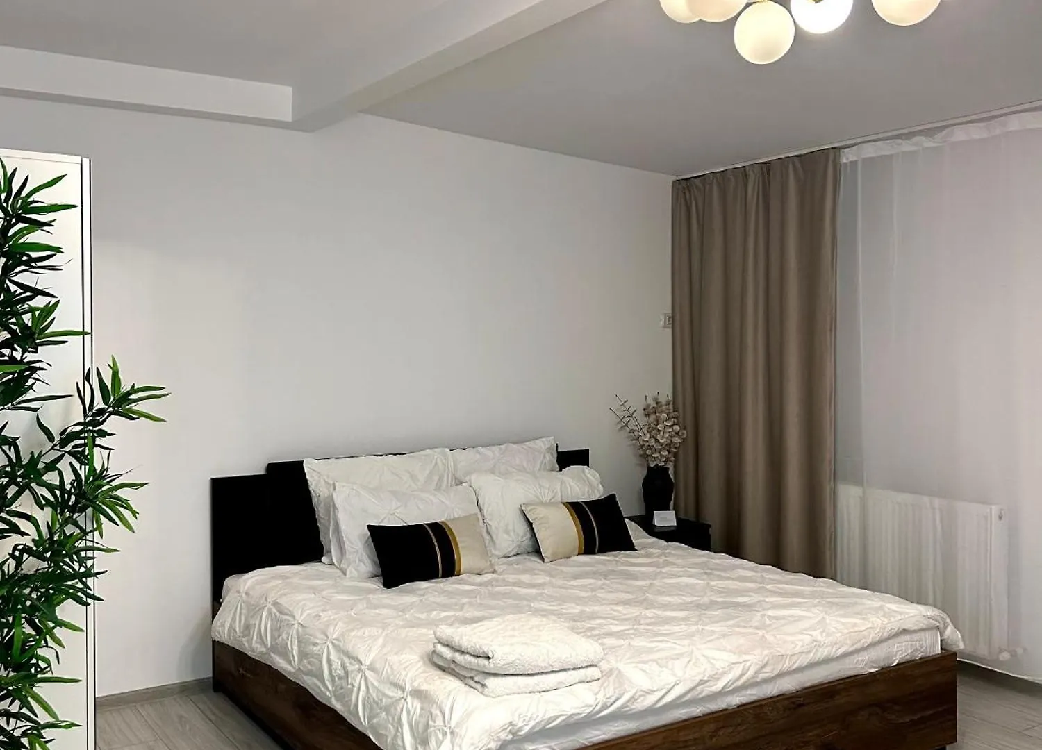 Brand New Apartment With Self Check In - Spital Fundeni -Dragonul Rosu Bucharest